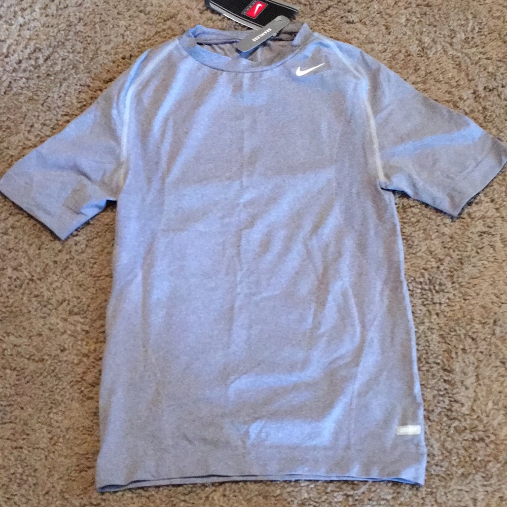 NWTs Boys M Nike Pro Sri-fit short sleeved shirt